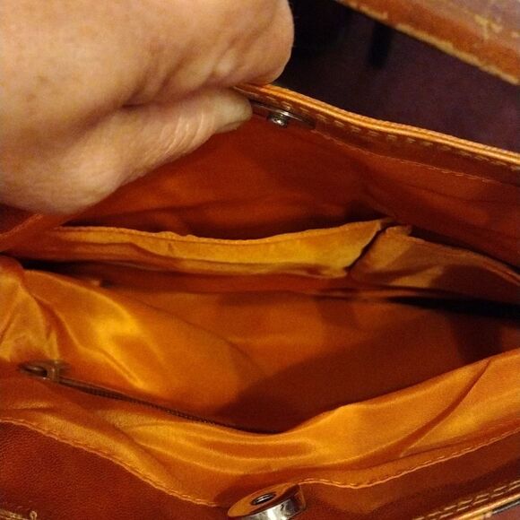 Fair Trade by Contigo leather tote - Picture 4 of 7